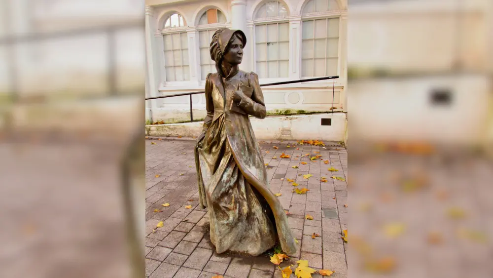 Jane Austen statue